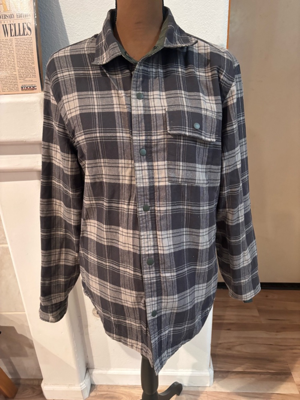Men's Gray Plaid/ Green Reversible Shacket SZ between a M and L. Cool piece.